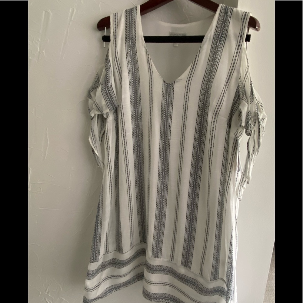 Ladies Rayon/Poly blend lines cold-shoulder dress